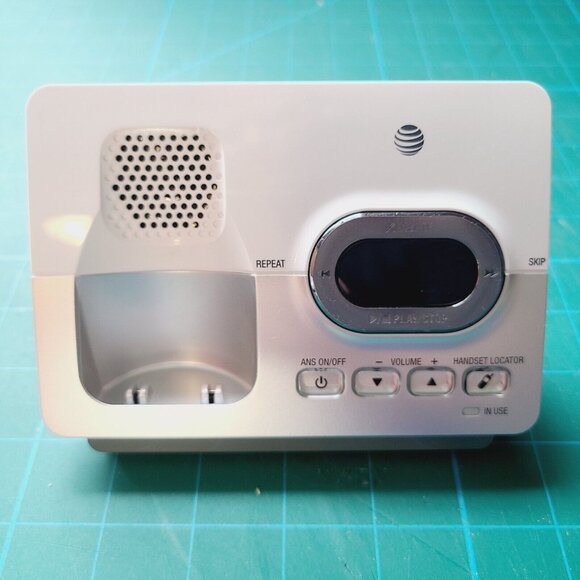 AT&T 3 Handset DECT 6.0 Cordless Answering System with Caller ID/Call Waiting - Picture 10 of 16